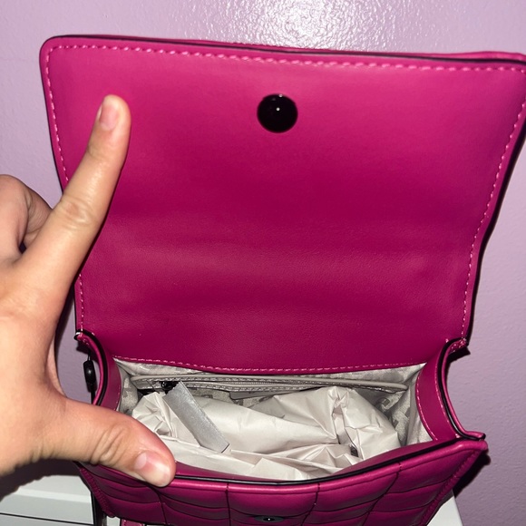 DKNY Brand New Pink Quilted Queenie Top Handle Crossbody Chain Bag - Picture 6 of 7